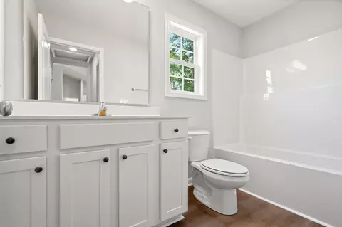 Bath - 45 Bennington Ct, Georgetown, SC 29440 photo 1 of 2