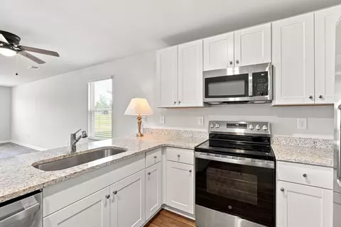 Kitchen - 171 Warner Crossing Way, Loris, SC 29569 photo 2 of 2