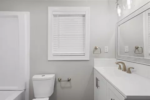 Bath - 817 Simmons St, Marion, SC 29571 photo 1 of 2