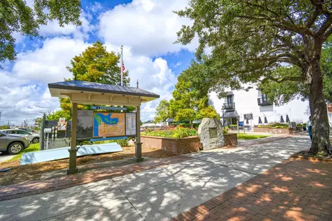 View/Area - 313 Front St, Georgetown, SC 29440 photo 1 of 2