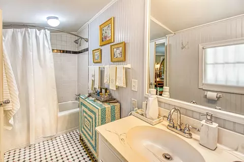 Bath - 313 Front St, Georgetown, SC 29440 photo 1 of 2
