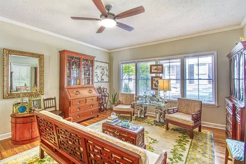 Living - 313 Front St, Georgetown, SC 29440 photo 1 of 4