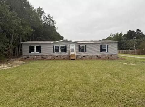 3353 Fries Bay Rd, Loris, SC 29569