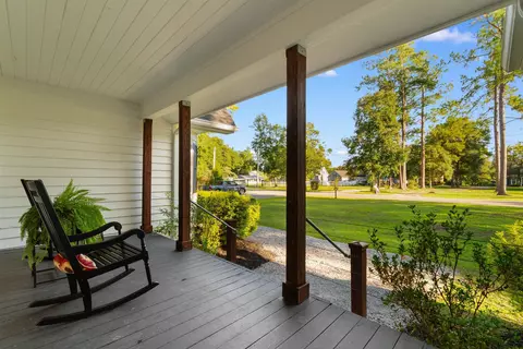 Exterior - 160 Comanche Dr, Georgetown, SC 29440 photo 1 of 10
