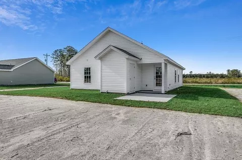 Exterior - 1272 Blue Moon Dr, Loris, SC 29569 photo 4 of 7