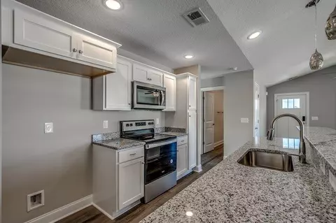 Kitchen - 1272 Blue Moon Dr, Loris, SC 29569 photo 2 of 3