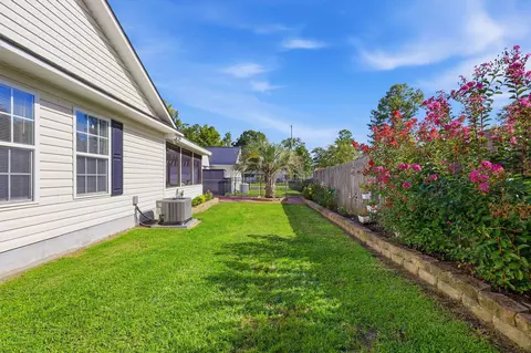 Exterior - 4394 Triangle St, Loris, SC 29569 photo 5 of 8