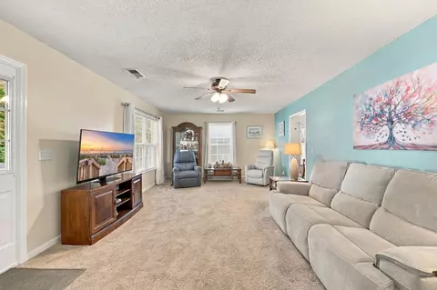 Living - 4394 Triangle St, Loris, SC 29569 photo 1 of 2