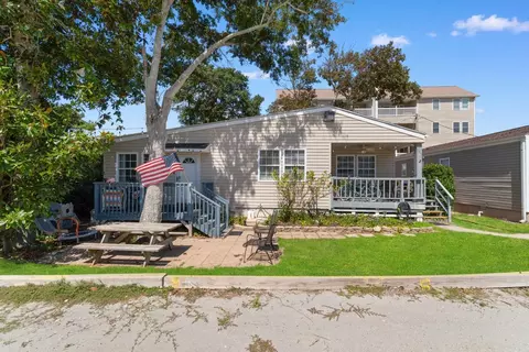 401 28th Ave S, North Myrtle Beach, SC 29582