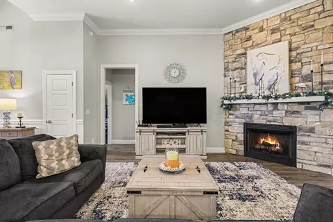 Living - 17 Springtime Ct, Murrells Inlet, SC 29576 photo 2 of 3