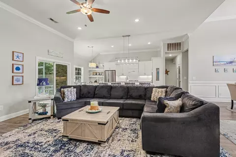 Living - 17 Springtime Ct, Murrells Inlet, SC 29576 photo 3 of 3