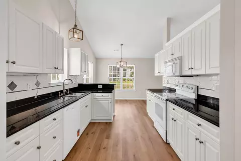 Kitchen - 336 Lynco Ln, Surfside Beach, SC 29575 photo 3 of 4