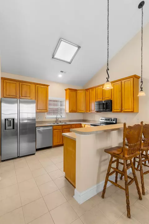 Kitchen - 169 Foxpath Loop, Myrtle Beach, SC 29588 photo 5 of 5