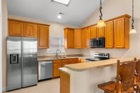 Kitchen - 169 Foxpath Loop, Myrtle Beach, SC 29588 photo 2 of 5