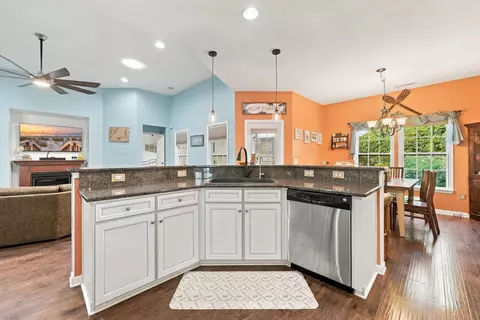 Kitchen - 352 Simplicity Dr, Murrells Inlet, SC 29576 photo 3 of 4