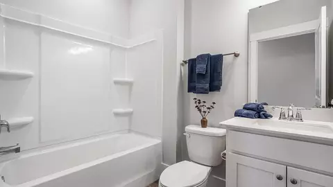 Bath - 1000 Samaras Ct, Conway, SC 29527 photo 5 of 5