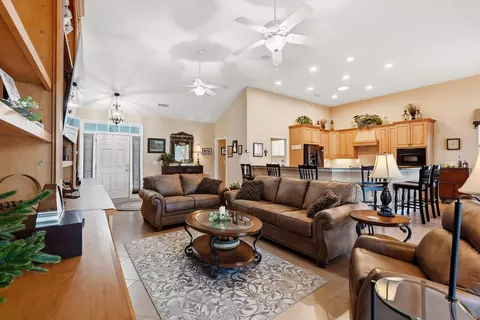Living - 241 Wedgefield Dr, Conway, SC 29526 photo 4 of 5