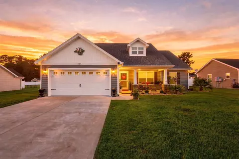 221 Penn Cir, Galivants Ferry, SC 29544