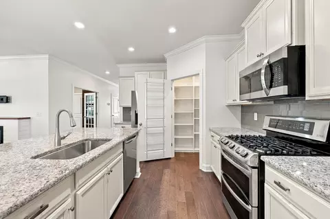 Kitchen - 148 Bucky Loop, Murrells Inlet, SC 29576 photo 2 of 3