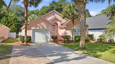 513 6th Ave S, North Myrtle Beach, SC 29582