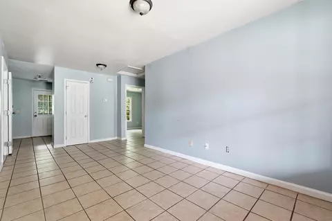 Living - 204 A St, Georgetown, SC 29440 photo 2 of 2
