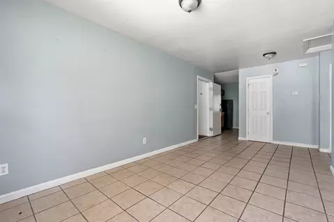 Living - 204 A St, Georgetown, SC 29440 photo 1 of 2