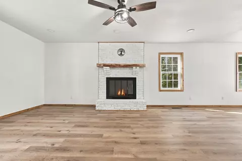 Living - 815 3rd Ave, Georgetown, SC 29440 photo 3 of 7