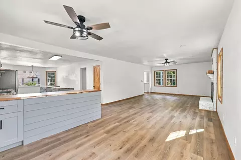 Living - 815 3rd Ave, Georgetown, SC 29440 photo 6 of 7