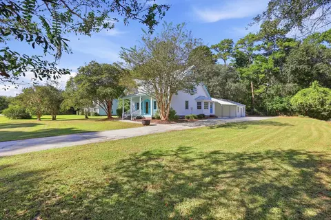 Exterior - 815 3rd Ave, Georgetown, SC 29440 photo 3 of 12
