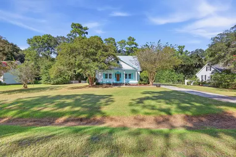 Exterior - 815 3rd Ave, Georgetown, SC 29440 photo 2 of 12