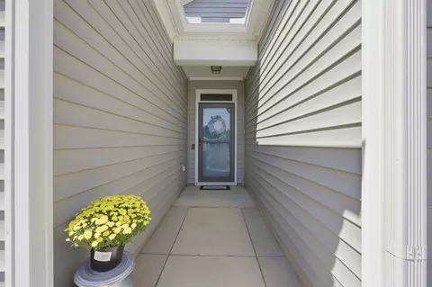 Entry Way - 547 Affinity Dr, Myrtle Beach, SC 29588 photo 2 of 4