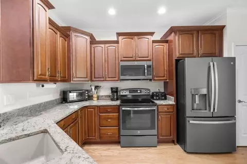 Kitchen - 401 Shellbank Dr, Longs, SC 29568 photo 4 of 5