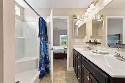 Bath - 1420 Nathan Dr, Loris, SC 29569 photo 3 of 6