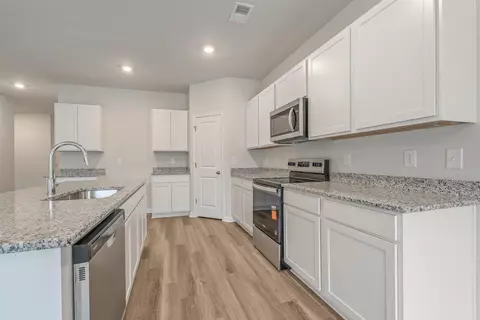 Kitchen - 1074 Cherrystone Loop, Conway, SC 29526 photo 3 of 4