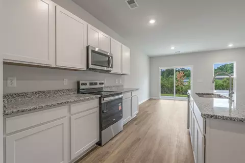 Kitchen - 1074 Cherrystone Loop, Conway, SC 29526 photo 4 of 4