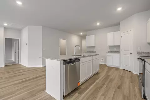 Kitchen - 1074 Cherrystone Loop, Conway, SC 29526 photo 2 of 4