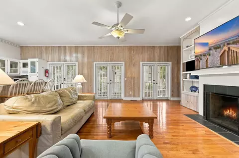 Living - 13 Beachwalker Ct, Georgetown, SC 29440 photo 5 of 5