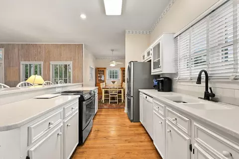 Kitchen - 13 Beachwalker Ct, Georgetown, SC 29440 photo 3 of 4
