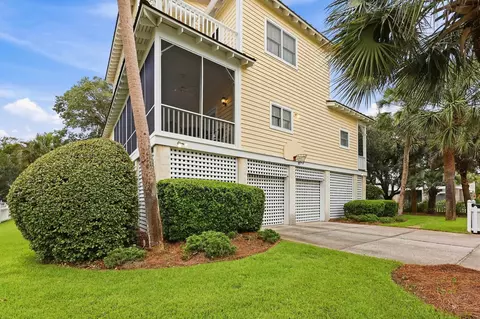 Exterior - 13 Beachwalker Ct, Georgetown, SC 29440 photo 5 of 23