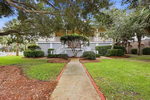 Exterior - 13 Beachwalker Ct, Georgetown, SC 29440 photo 2 of 23