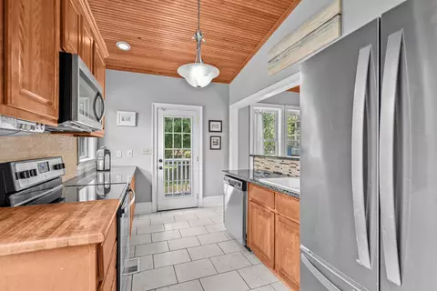 Kitchen - 1108 Front St, Georgetown, SC 29440 photo 4 of 7