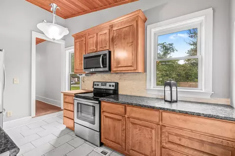 Kitchen - 1108 Front St, Georgetown, SC 29440 photo 5 of 7