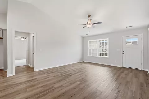 Living - 25 Bennington Ct, Georgetown, SC 29440 photo 2 of 2