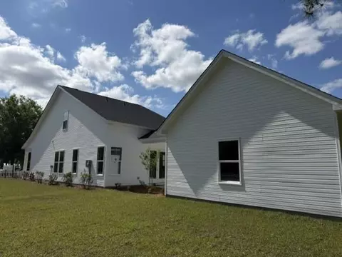 Exterior - 3810 Richardson St, Loris, SC 29569 photo 8 of 9