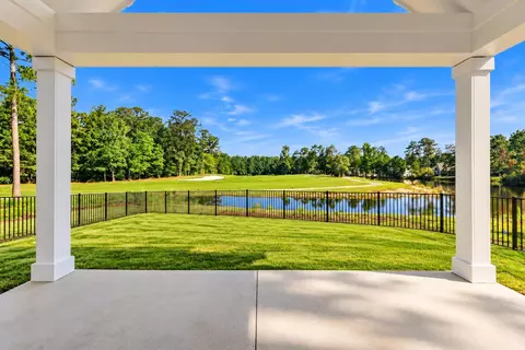 Exterior - 2012 Spring Valley Ct, Loris, SC 29569 photo 4 of 5
