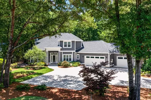 1142 Club Circle Dr, Pawleys Island, SC 29585