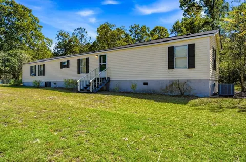 1141 White Oak Ln, Galivants Ferry, SC 29544