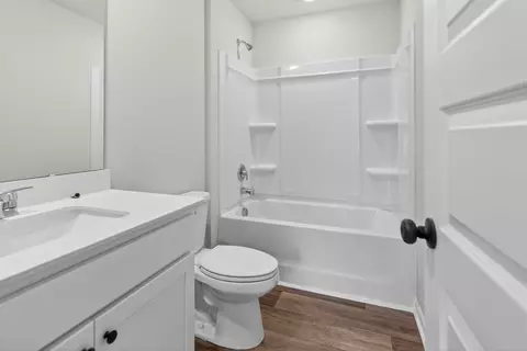 Entry Way - 272 Pleasant Valley Dr, Loris, SC 29569 photo 6 of 9