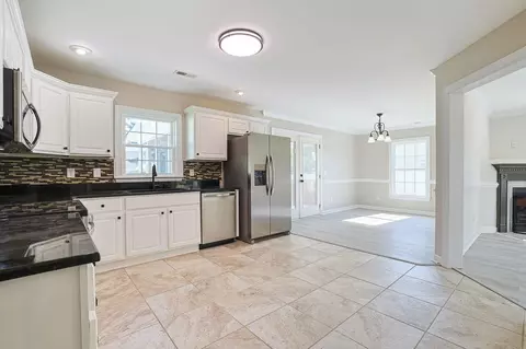 Kitchen - 176 Dunbarton Ln, Conway, SC 29526 photo 2 of 2