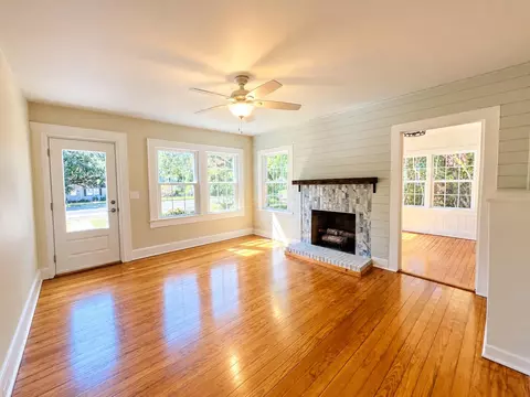 Living - 111 Cooper St, Kingstree, SC 29556 photo 1 of 2